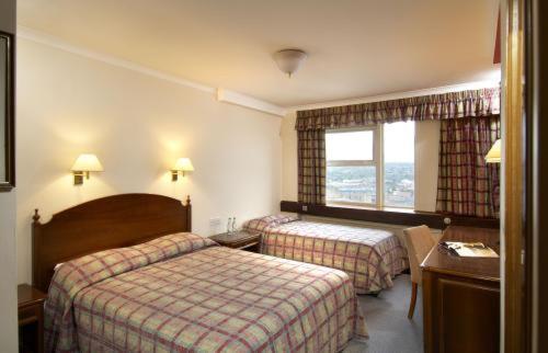 Grosvenor House Hotel Sheffield Room photo